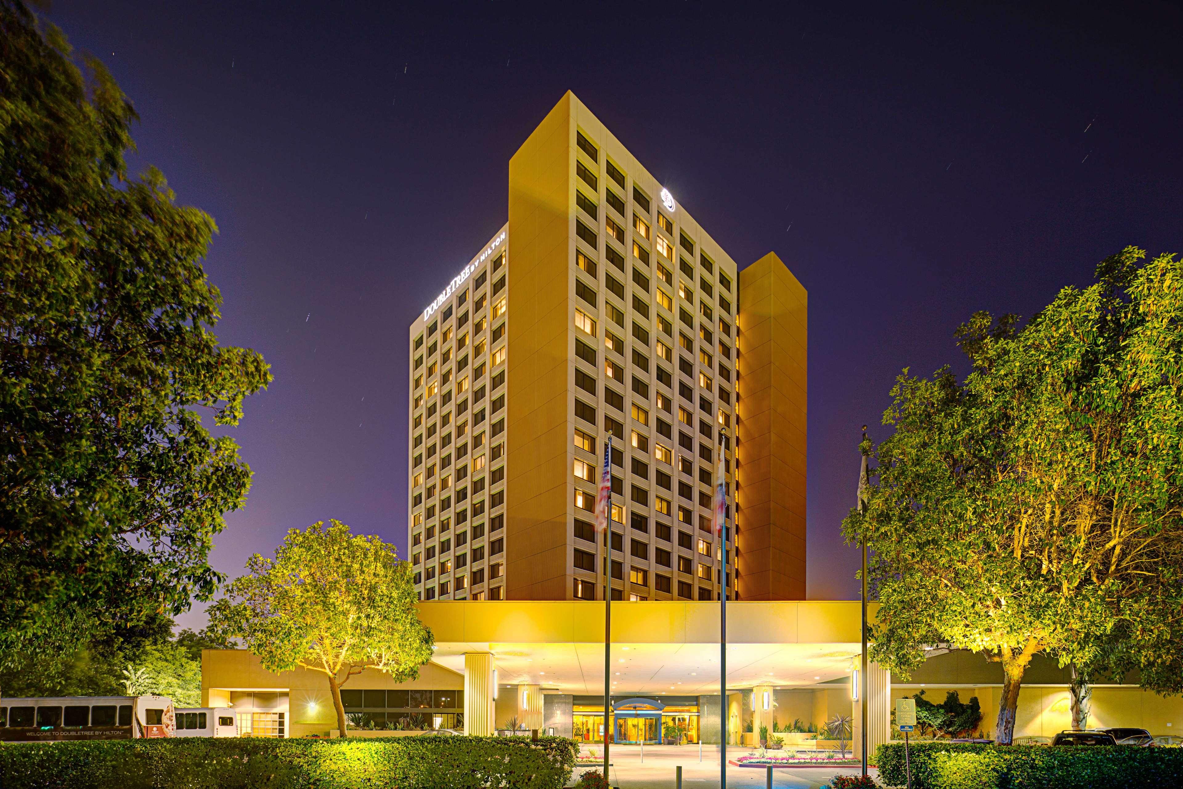 Hotel Fera Anaheim, A Doubletree By Hilton Orange Exterior foto