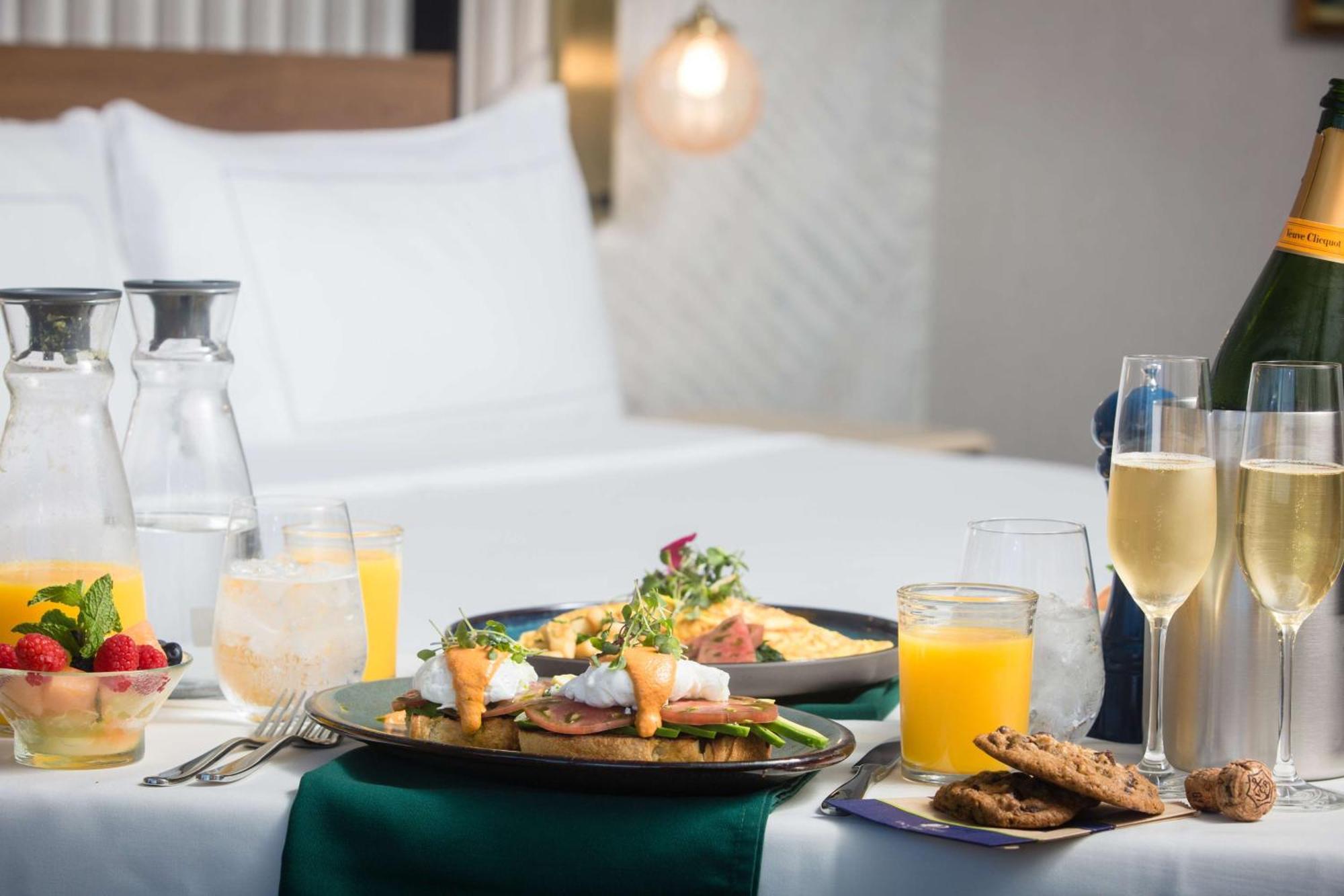 Hotel Fera Anaheim, A Doubletree By Hilton Orange Exterior foto